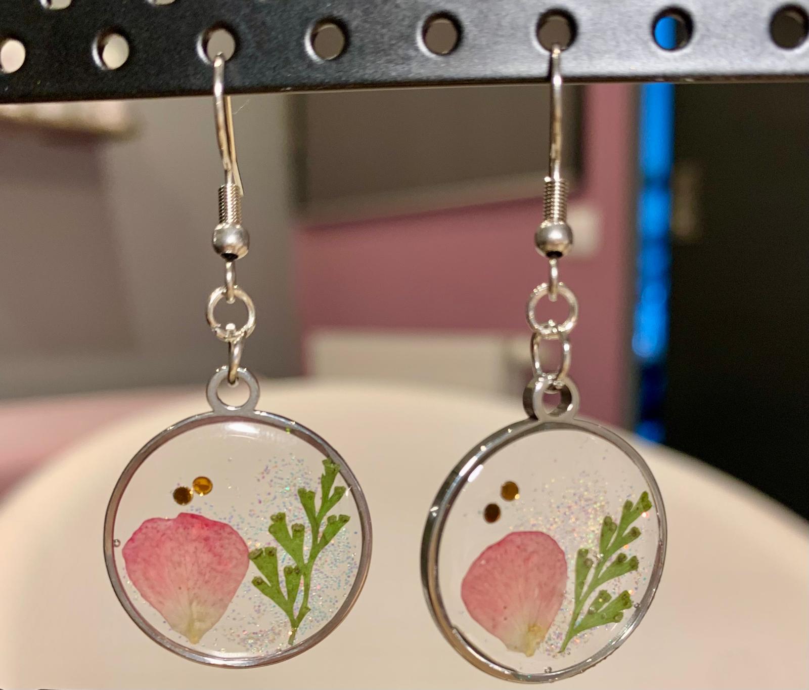 Boucles d'oreilles pétales rose - Nellcréations - Nellcréations