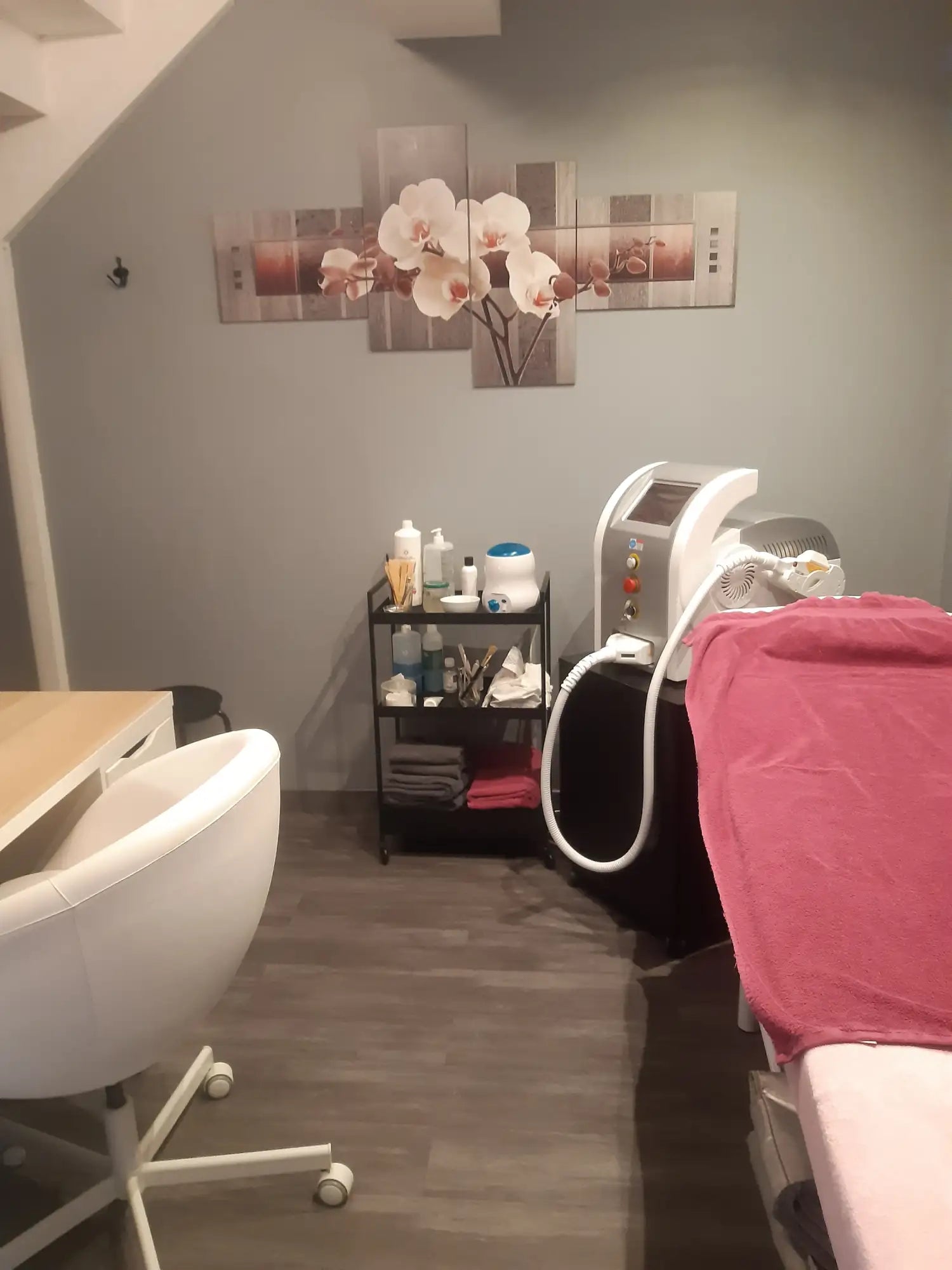 Salon de beauté à Saint Sauveur Sur Ecole, en Seine et Marne, proche de Fontainebleau, Melun, Saint Fargeau Ponthierry, Barbizon, Perthes, Milly la Forêt, en Ile de France proche de Paris. 